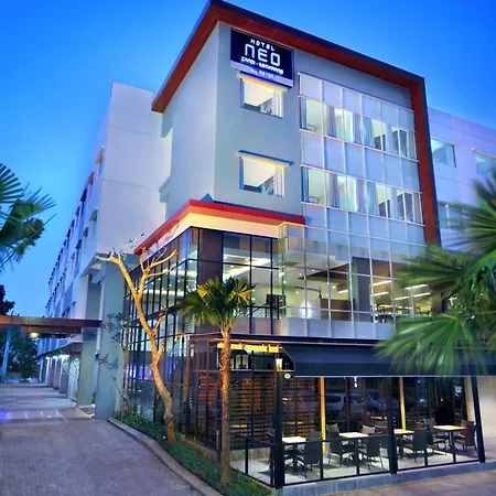 Hotel Neo Candi Simpang Lima - Semarang by ASTON-3